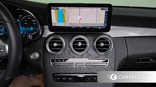 Mercedes-Benz C-Class W205 2023 Белый из Кореи, фото 5