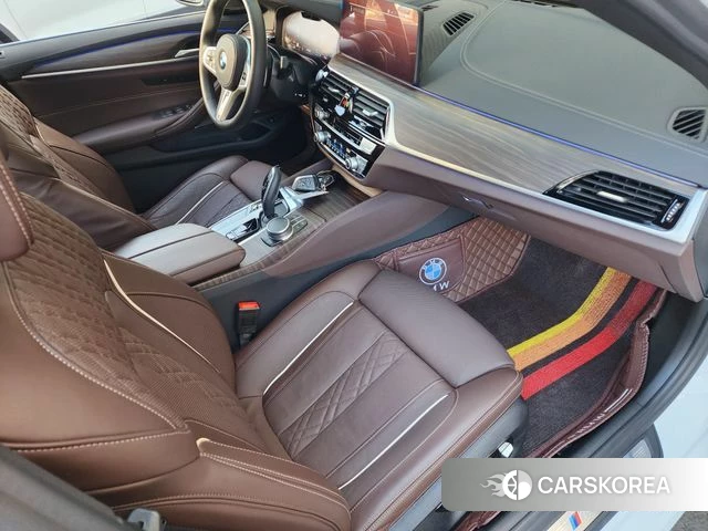 BMW 5 Series (G30) 2020 Белый из Кореи, фото 5
