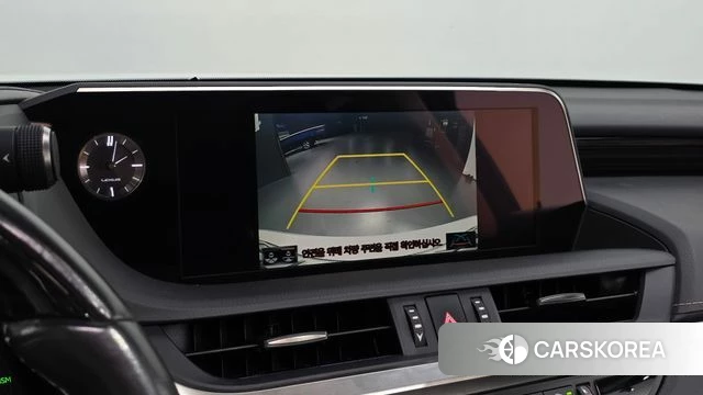 Lexus ES300h 7th generation 2020 Белый из Кореи, фото 5
