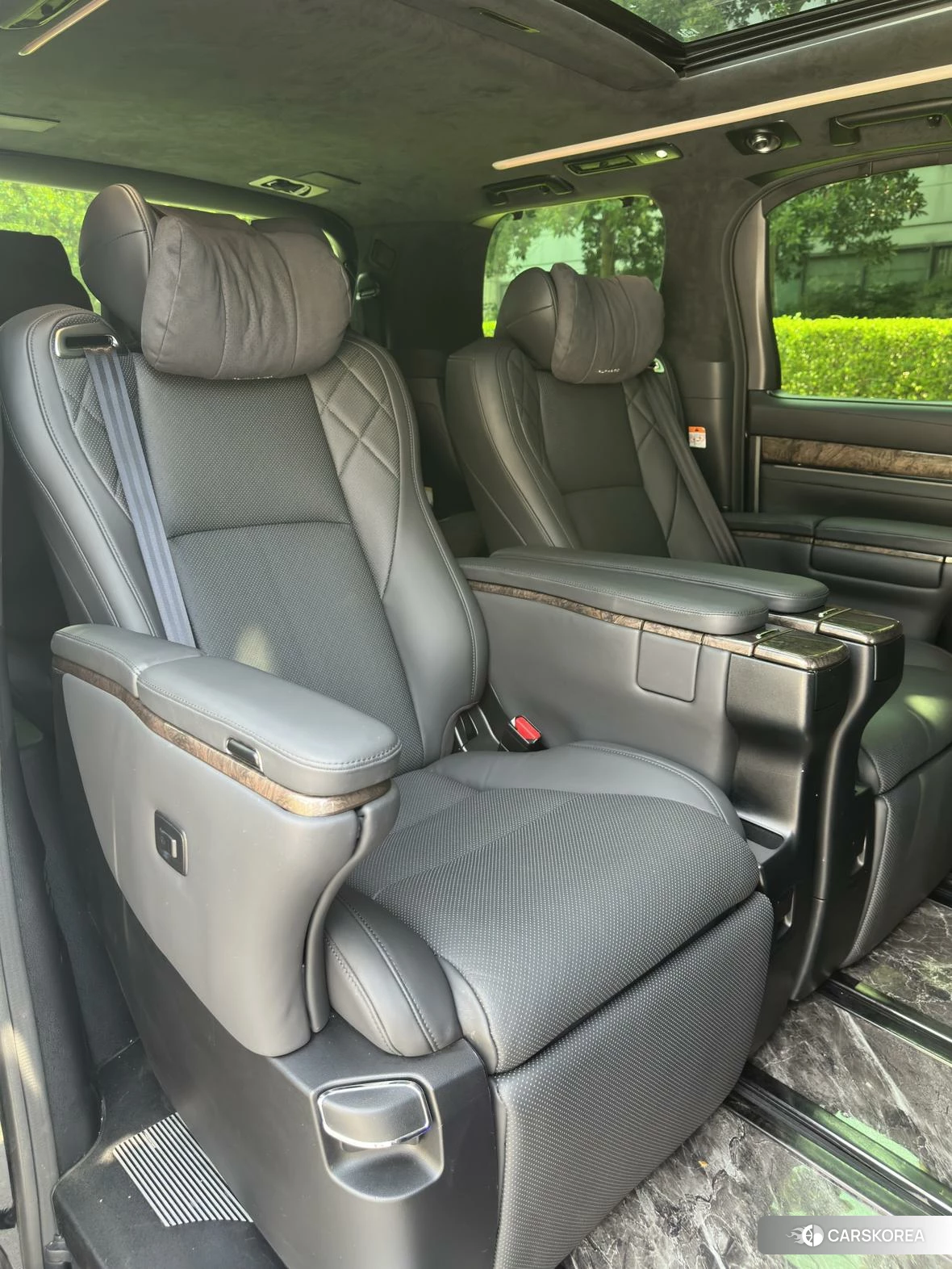 Toyota Alphard 2021 Черный из Китая, фото 5