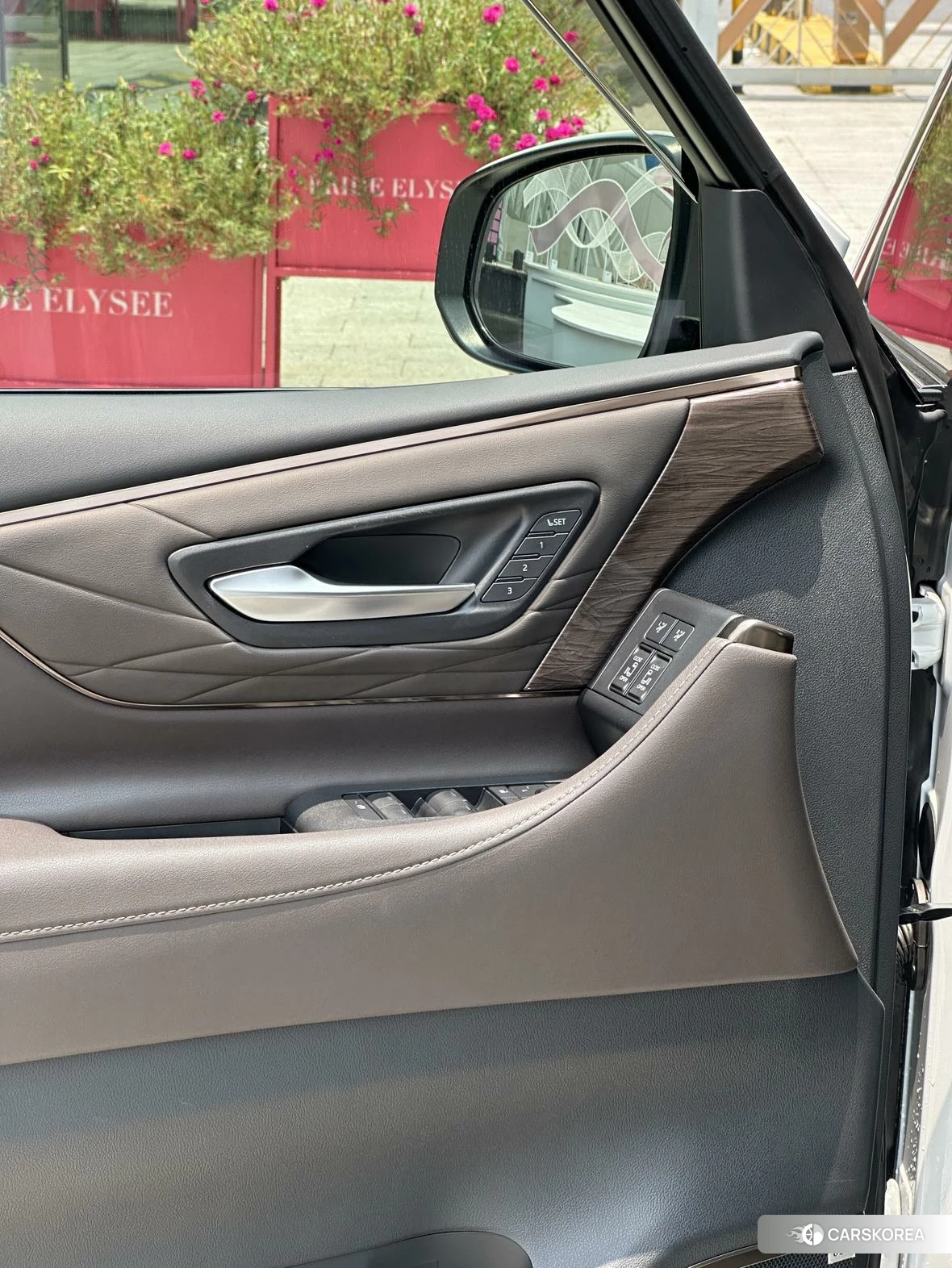 Toyota Vellfire 2023 Белый из Китая, фото 5