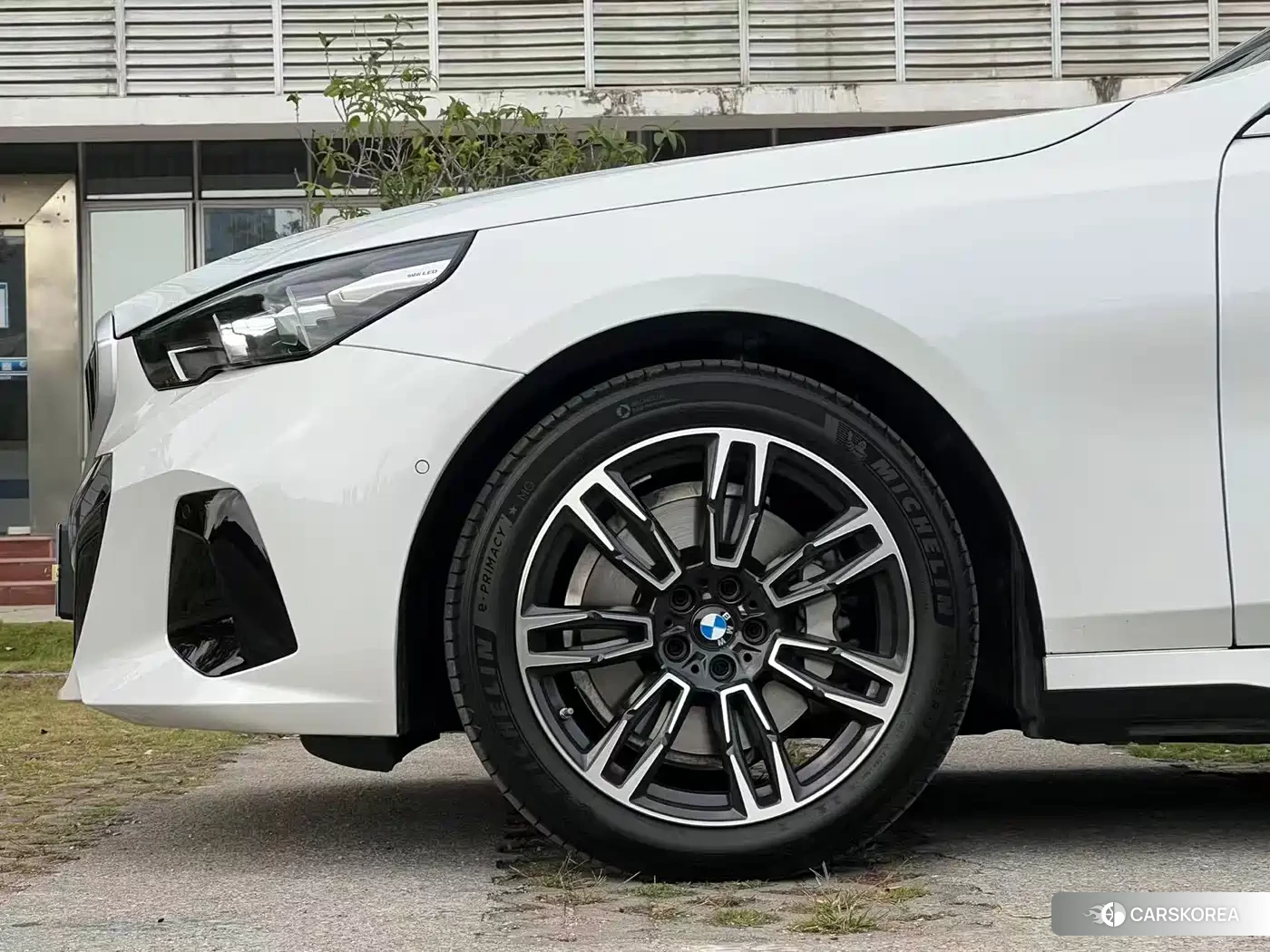 BMW 5 series 2026 Белый из Китая, фото 5