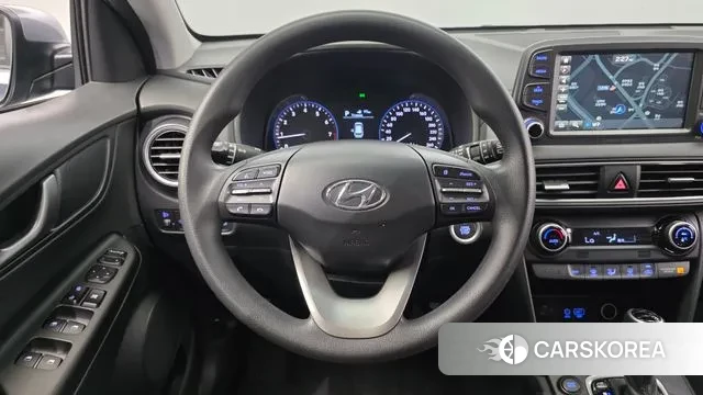 Hyundai Kona 2019 Светло-серебряный цвет из Кореи, фото 5