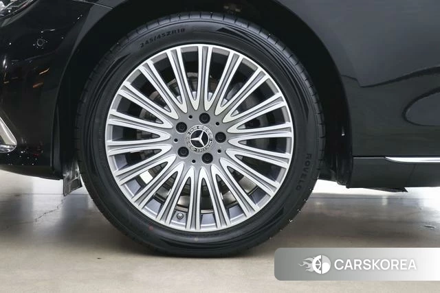 Mercedes-Benz E-Class 2023 Черный из Китая, фото 5