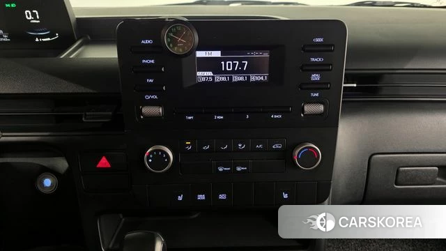 Hyundai Staria 2023 Белый из Кореи, фото 5