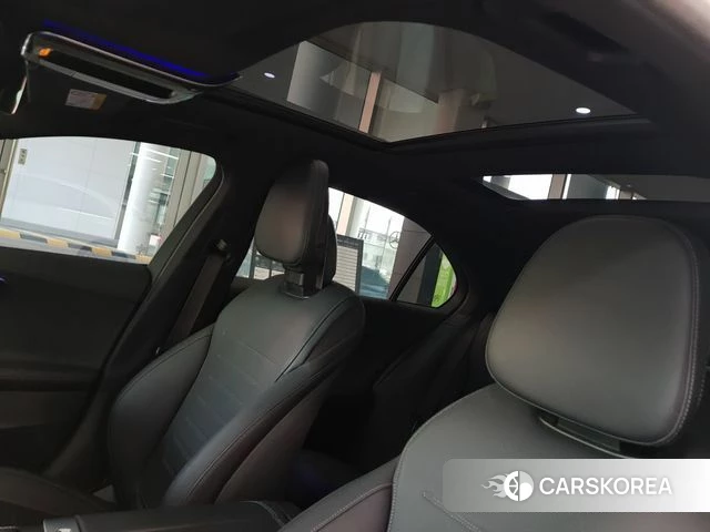 Mercedes-Benz C-Class W206 2023 Белый из Кореи, фото 5