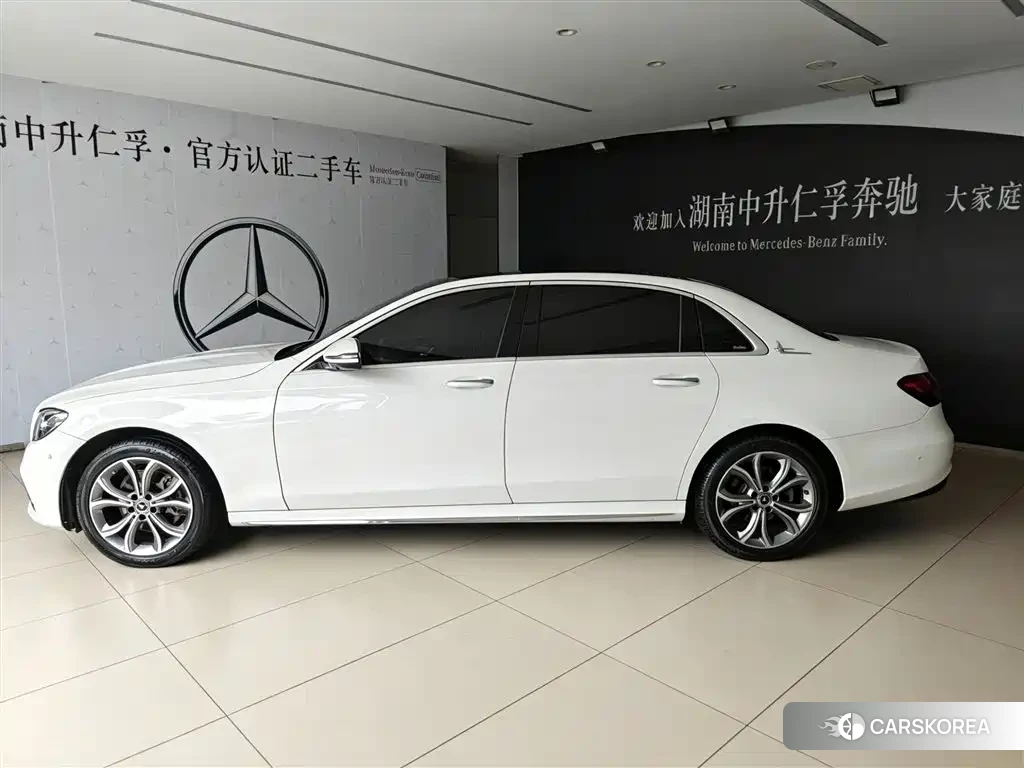 Mercedes-Benz E-Class 2022 Белый из Китая, фото 5