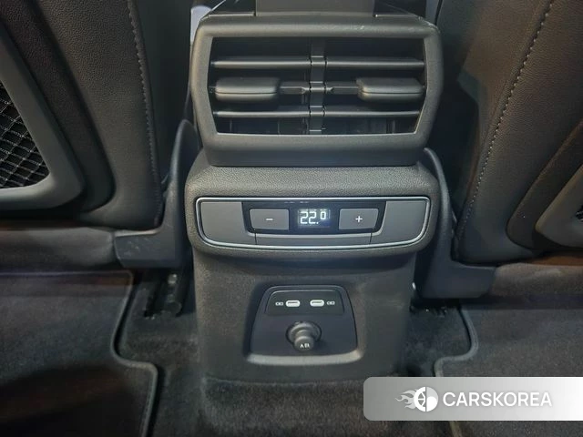 Audi Q4 e-Tron (F4) 2026 Белый из Кореи, фото 5