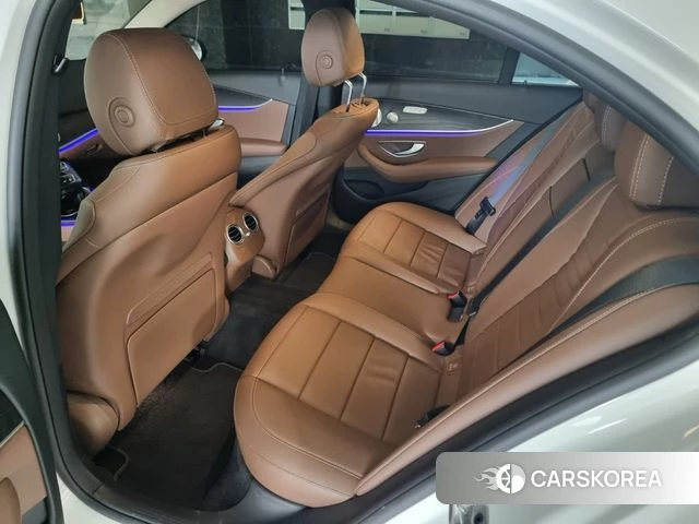 Mercedes-Benz E-Class W213 2019 Белый из Кореи, фото 5