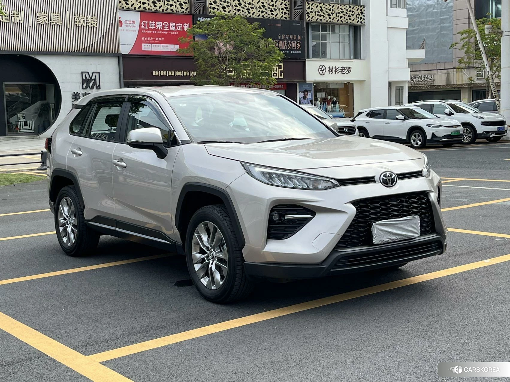 Toyota Wildlander 2024 Серебристо-серый из Китая, фото 5