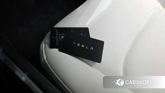 Tesla Model Y 2021 Белый из Кореи, фото 5