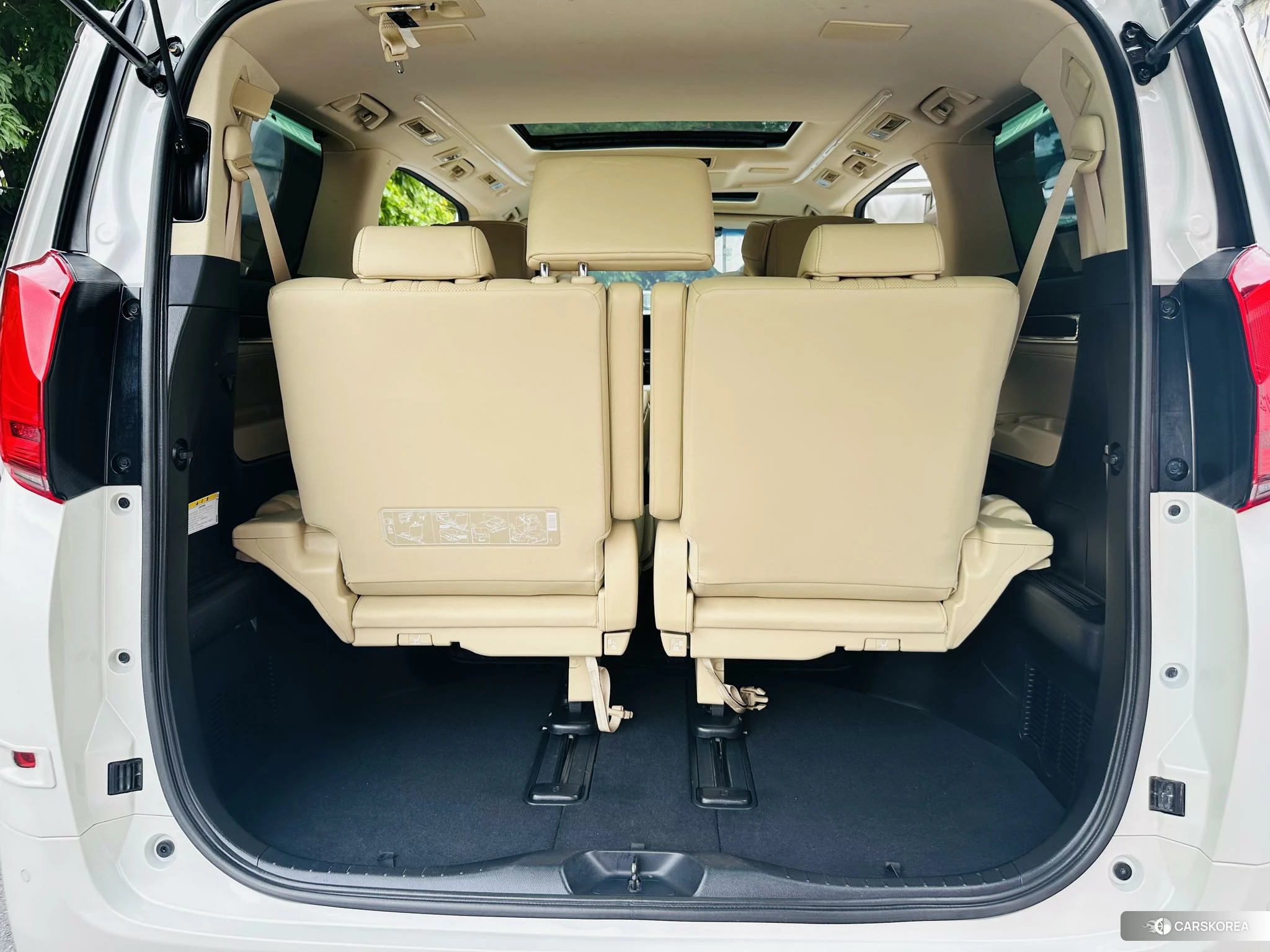 Toyota Alphard 2021 Белый из Китая, фото 5