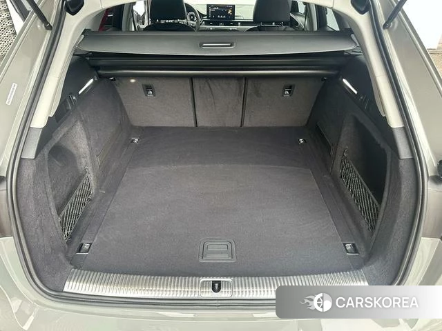 Audi A4L 2021 Серебристо-серый из Китая, фото 5
