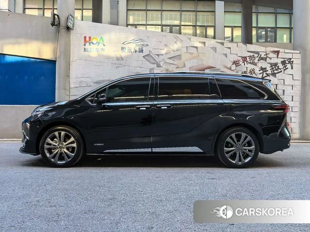 Toyota Sienna 2023 Черный из Китая, фото 5