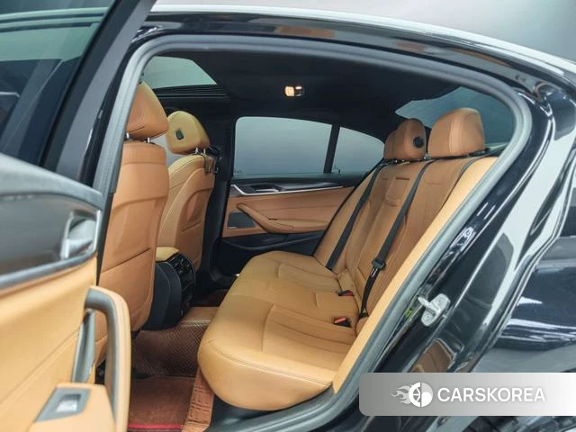 BMW 5 series 2021 Черный из Китая, фото 5