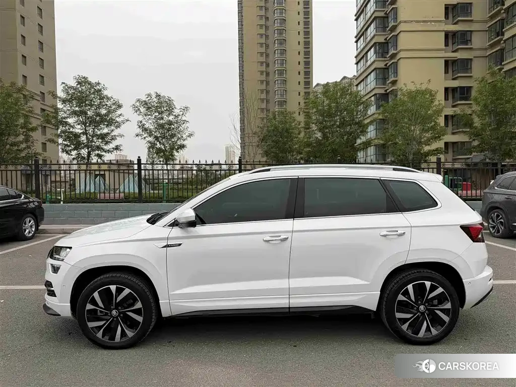 Skoda Karoq 2022 Белый из Китая, фото 5