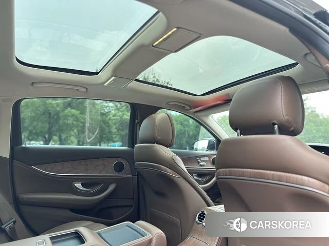 Mercedes-Benz E-Class 2022 Черный из Китая, фото 5