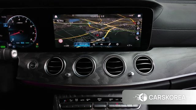 Mercedes-Benz E-Class W213 2021 Белый из Кореи, фото 5