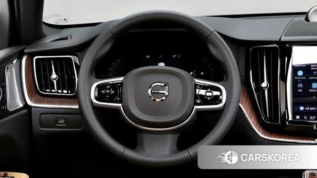 Volvo XC60 second Generation 2023 Черный из Кореи, фото 5