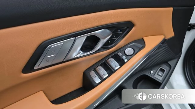 BMW 3 Series (G20) 2023 Белый из Кореи, фото 5