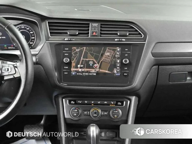 Volkswagen Tiguan Allspace 2018 Серебристо-серый из Кореи, фото 5