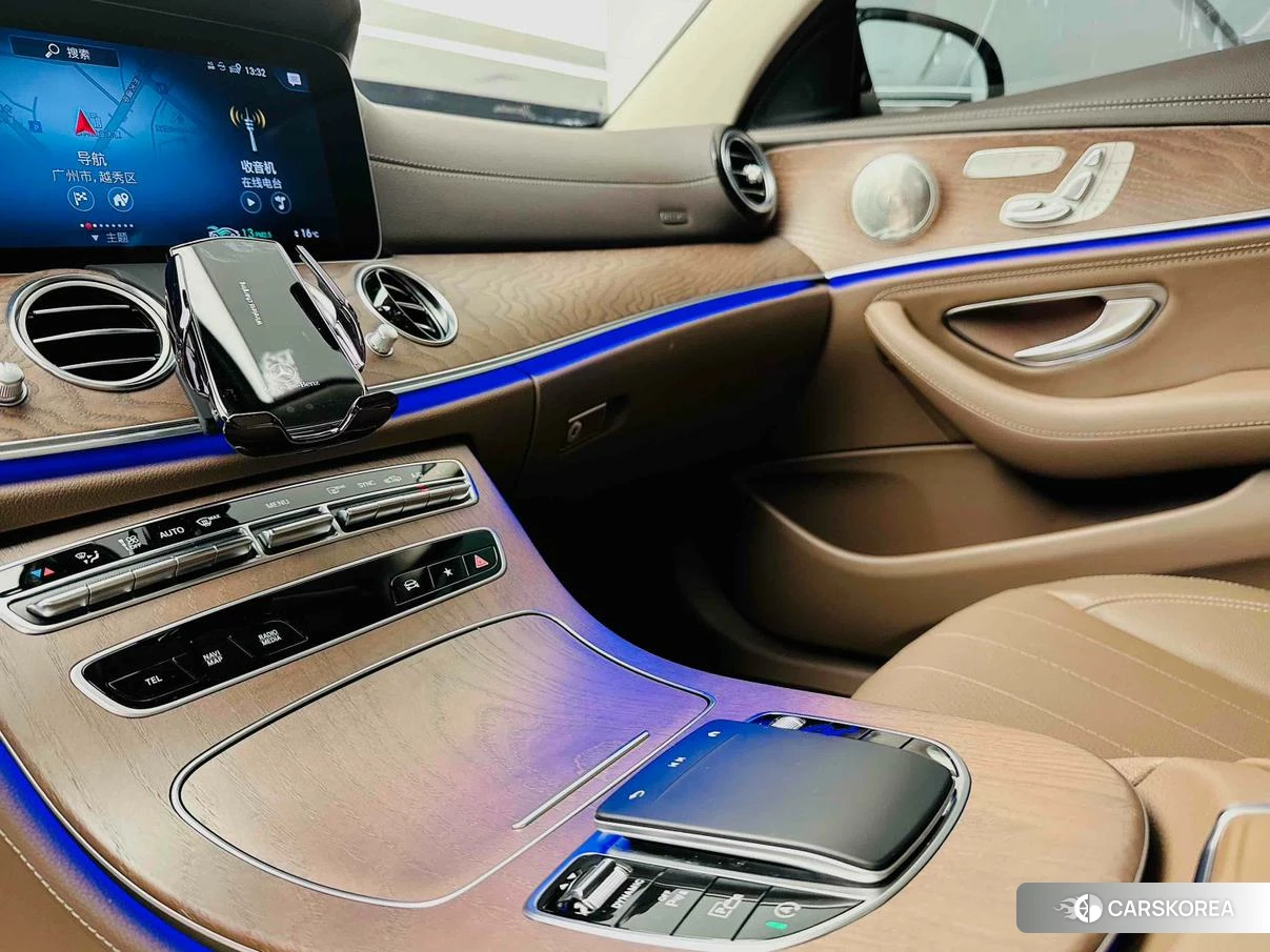 Mercedes-Benz E-Class 2023 Черный из Китая, фото 5