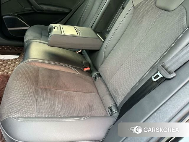 Audi Q5L 2021 Черный из Китая, фото 5