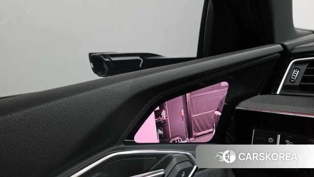 Audi e-Tron 2023 Черный из Кореи, фото 5