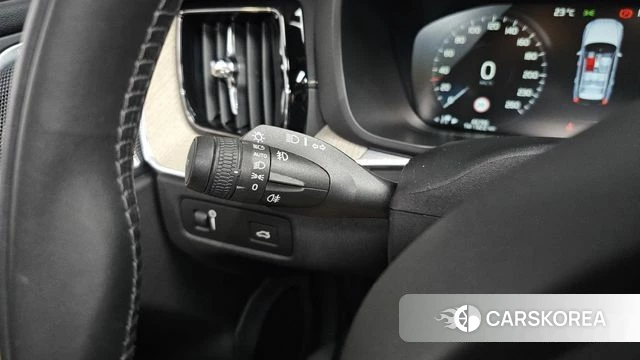 Volvo XC60 second Generation 2019 Белый из Кореи, фото 5