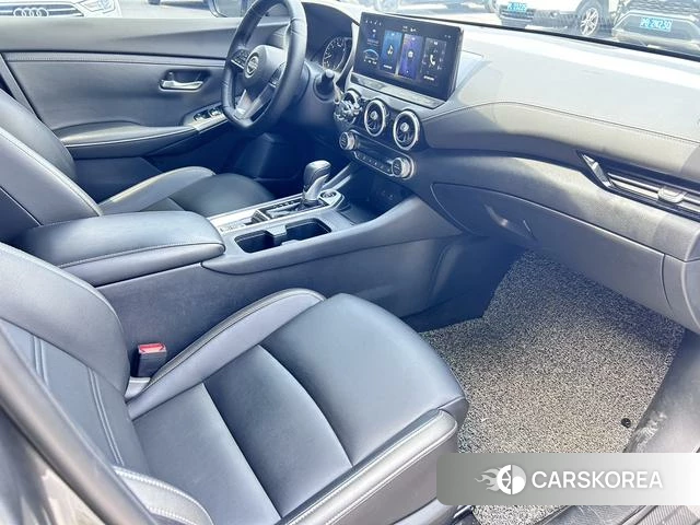 Nissan Sylphy 2024 Серебристо-серый из Китая, фото 5