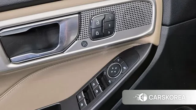 Ford Explorer 6th Generation 2020 Белый из Кореи, фото 5