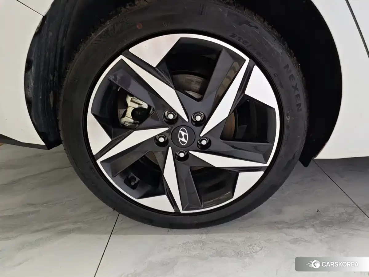 Hyundai Elantra 2022 Белый из Китая, фото 5