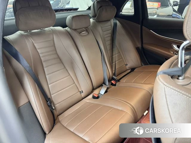 Mercedes-Benz E-Class 2021 Черный из Китая, фото 5