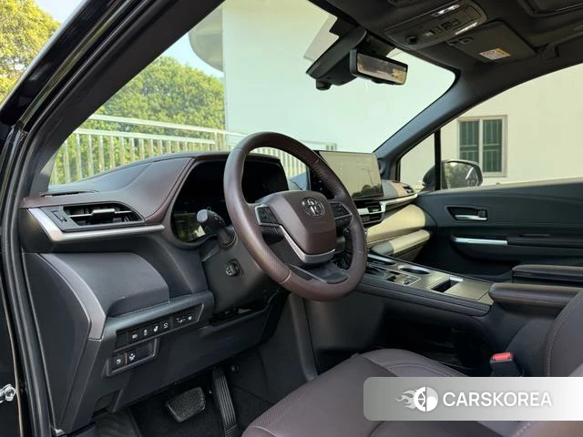Toyota Sienna 2023 Черный из Китая, фото 5