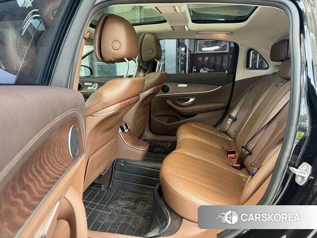 Mercedes-Benz E-Class 2021 Черный из Китая, фото 5