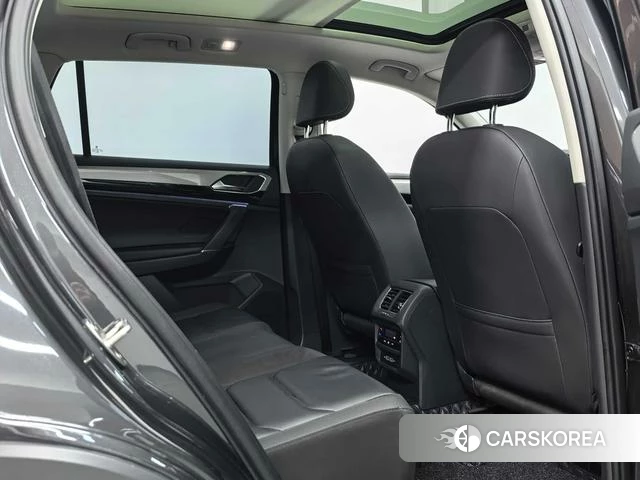 Volkswagen Tayron 2022 Темно-серый из Китая, фото 5