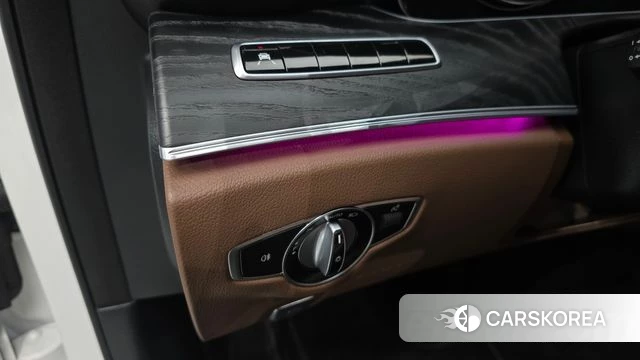 Mercedes-Benz E-Class W213 2019 Белый из Кореи, фото 5
