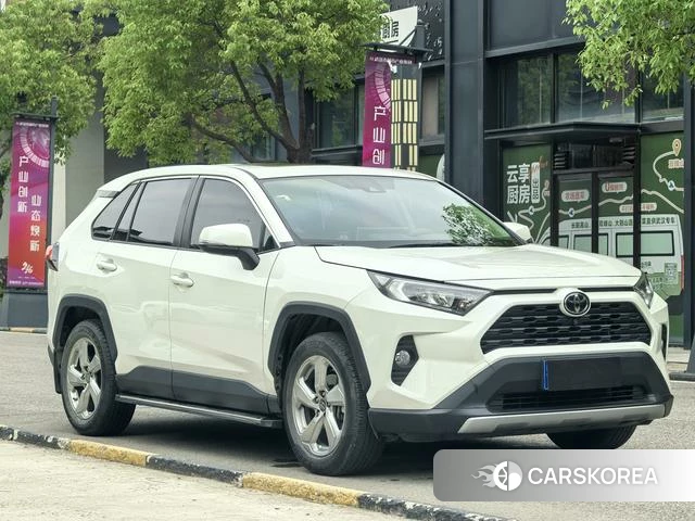 Toyota RAV4 2021 Белый из Китая, фото 5