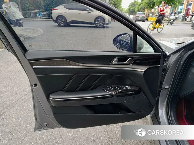 Kia K5 2021 Серебристо-серый из Китая, фото 5
