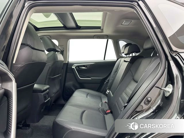 Toyota RAV4 2024 Черный из Китая, фото 5