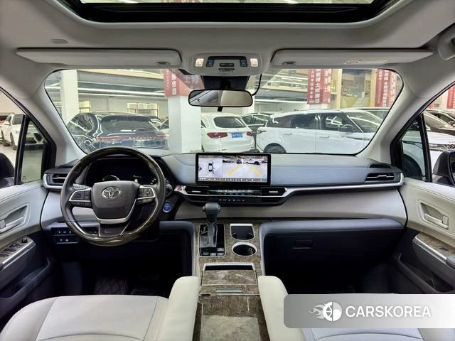 Toyota Sienna 2022 Серебристо-серый из Китая, фото 5