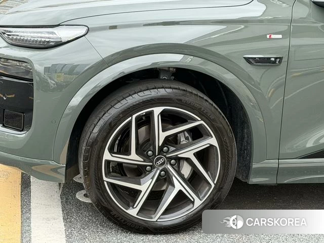 Audi Q6L 2025 Зеленый из Китая, фото 5