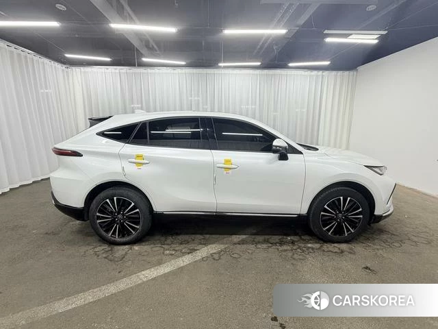 Toyota Venza 2022 Белый из Китая, фото 5