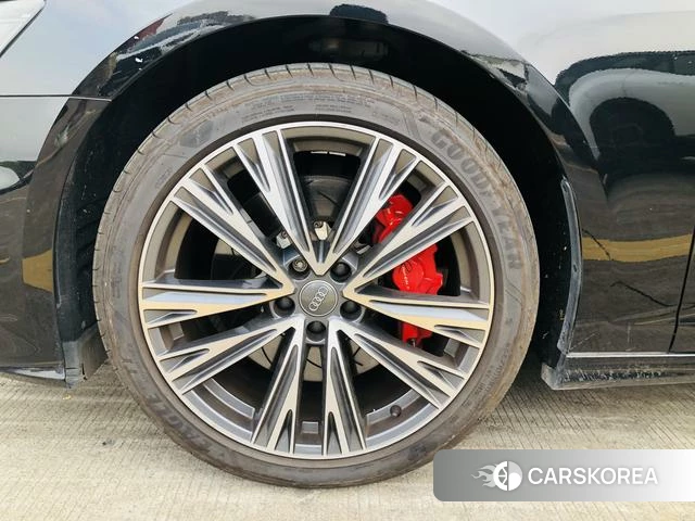 Audi A6L 2021 Черный из Китая, фото 5