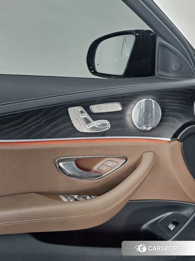 Mercedes-Benz E-Class 2021 Черный из Китая, фото 5