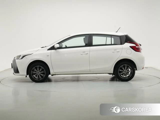 Toyota Yaris L 2021 Белый из Китая, фото 5