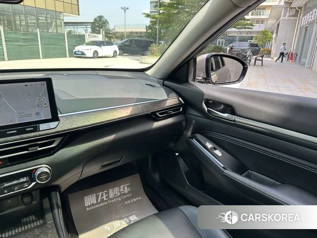 Nissan Altima 2023 Серебристо-серый из Китая, фото 5