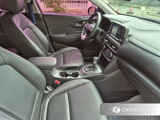 Hyundai Kona 2019 Светло-серебряный цвет из Кореи, фото 5