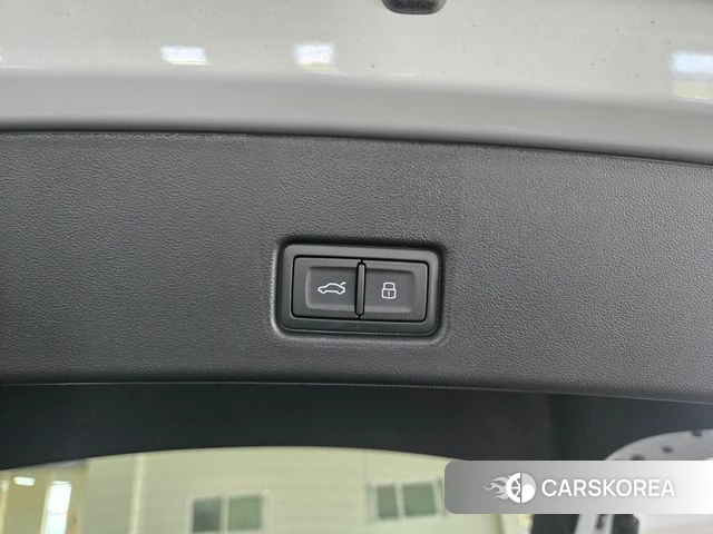 Audi Q4 e-Tron (F4) 2026 Белый из Кореи, фото 5