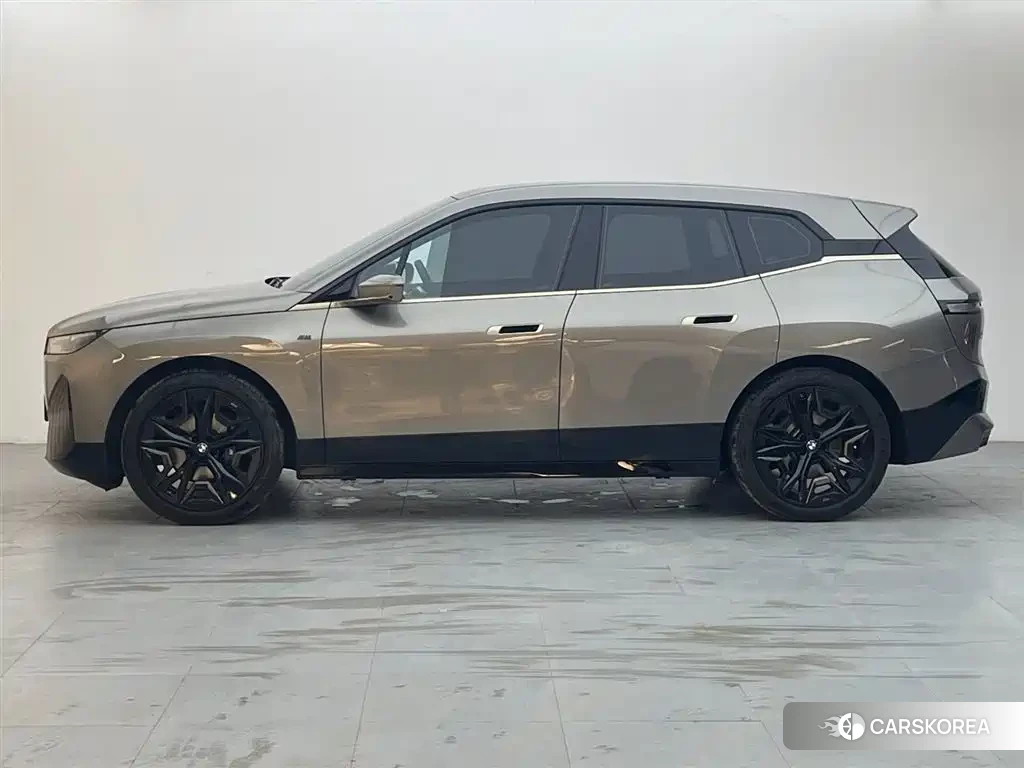 BMW iX 2022 Silver/gray из Китая, фото 5
